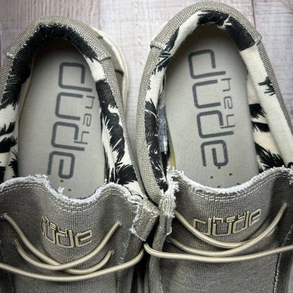 Hey Dude Men's Wally Stretch Slip On Comfort Loafers Casual Shoes Beige Size 8 - Picture 11 of 14